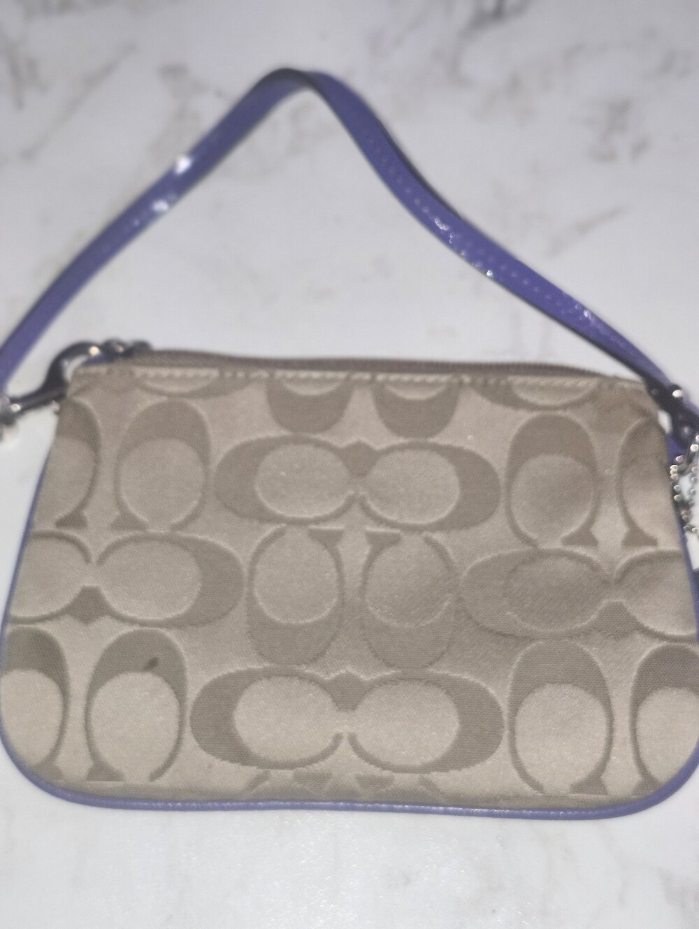 Coach Poppy Signature Jacquard Wristlet - Picture 8 of 9